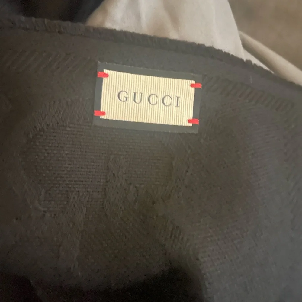NWT Gucci jumbo GG monogram 100% wool scarf black on black - Picture 9 of 13
